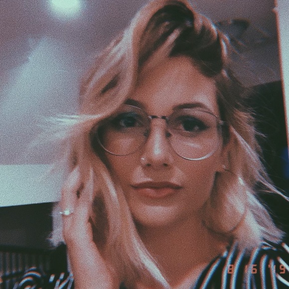 Meet your Posher, Sophie - Picture 1 of 4